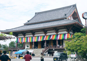 西新井大師の大堂