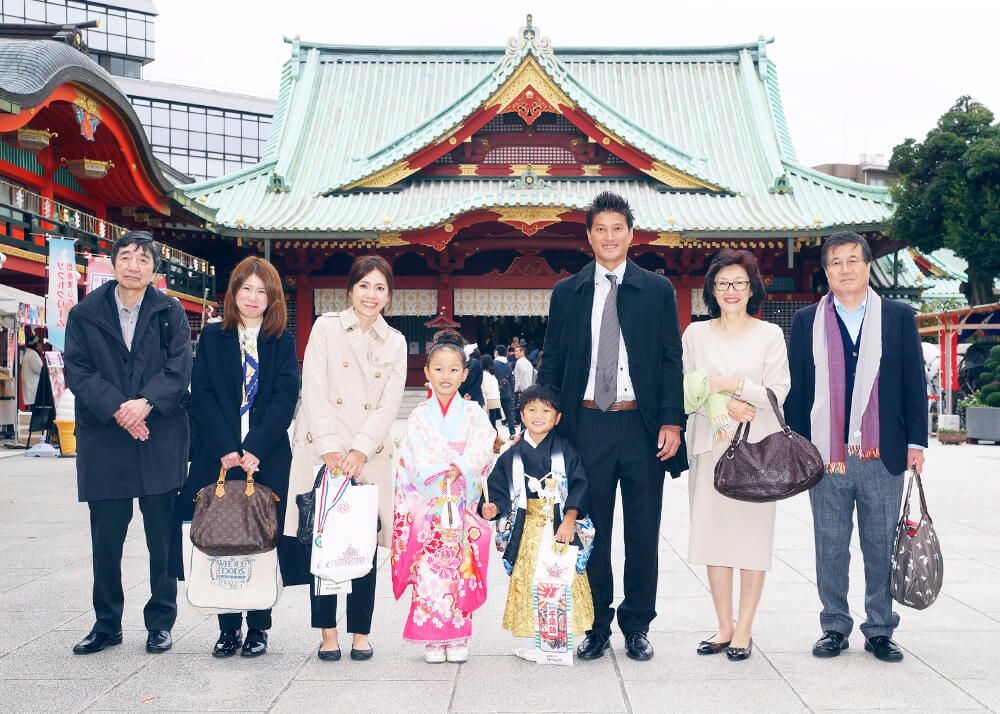 千代田区神田明神で七五三の集合写真