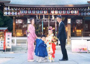 東京都中野区沼袋氷川神社で七五三の家族