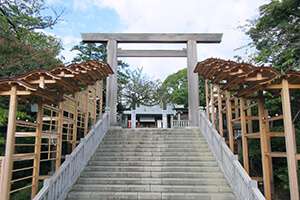 伊勢山皇大神宮の鳥居