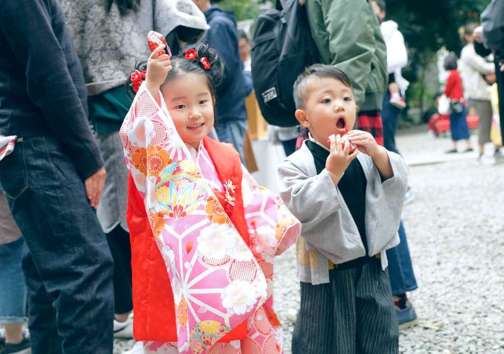 埼玉県川越氷川神社で七五三の兄弟