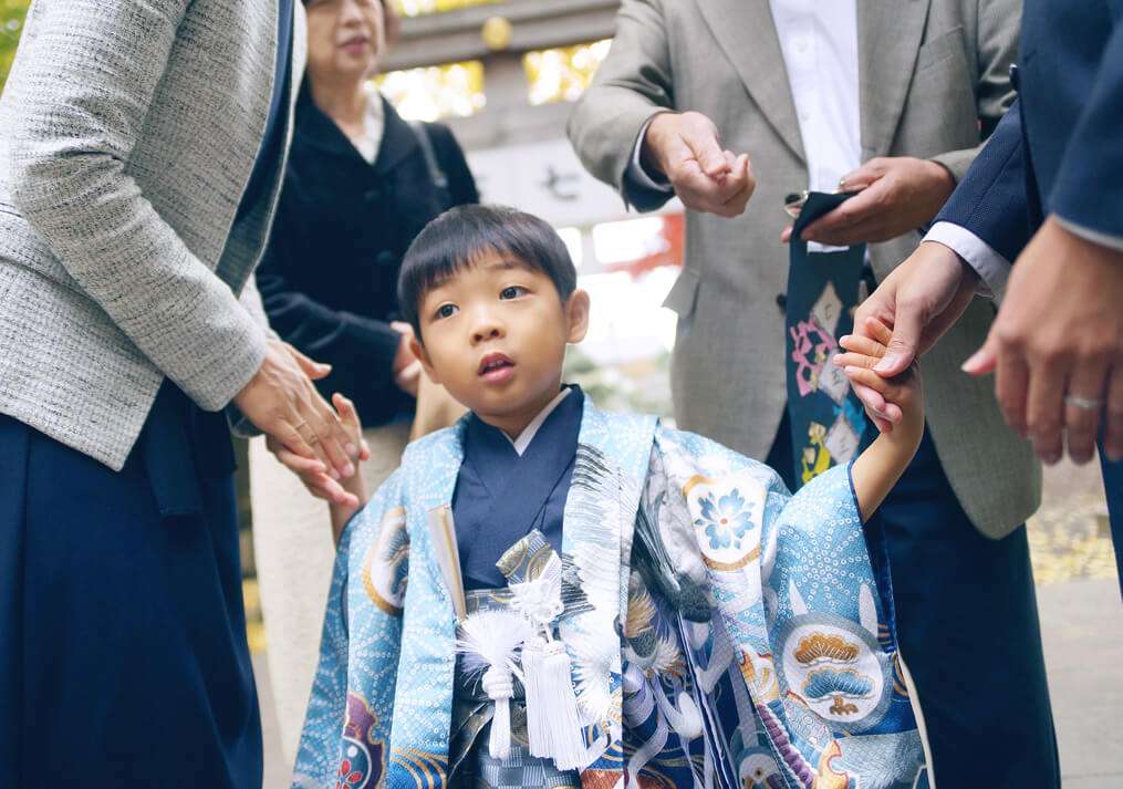 緊張気味の男の子