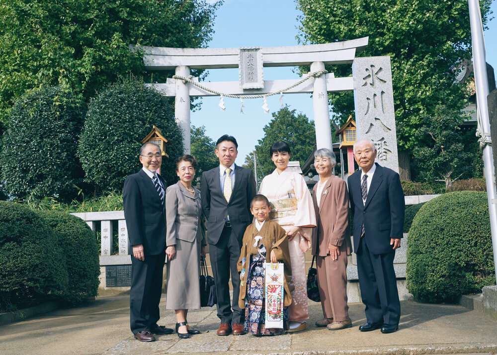 埼玉県和光市下新倉氷川神社で七五三の集合写真