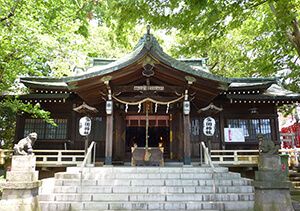 多田神社の拝殿