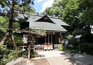 ときわ台天祖神社の拝殿前