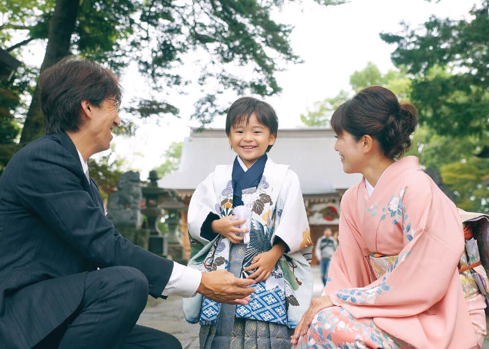 埼玉県和羅備神社で七五三の男の子