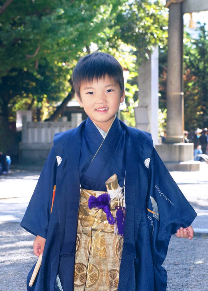 高田總鎭守氷川神社で七五三の5歳男の子