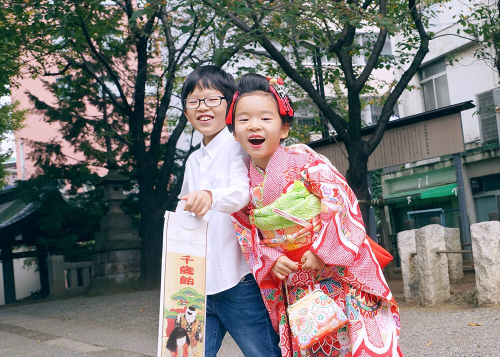 池尻稲荷神社で兄妹の七五三