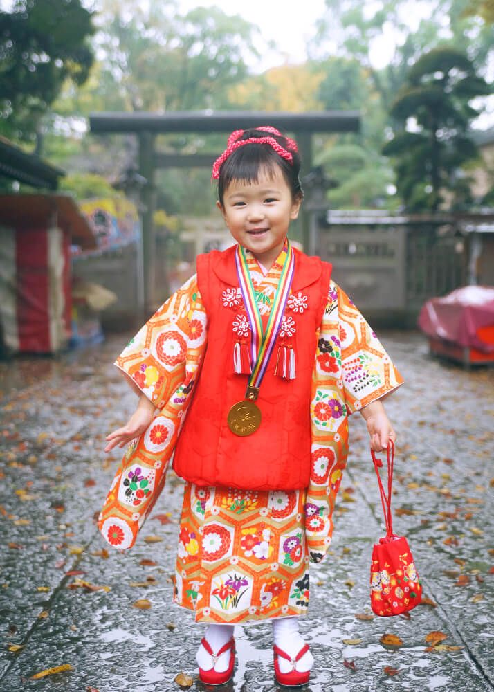 足立区大鷲神社で七五三の女の子