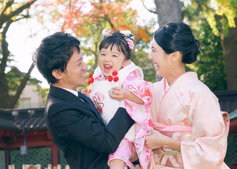 根津神社での七五三の3歳女の子