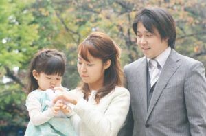 東京都新宿区花園神社で七五三の女の子